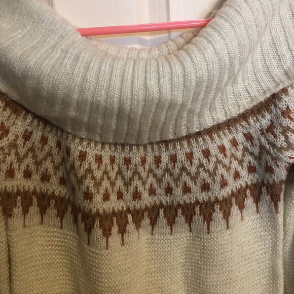 Womens Maurices Off-the-Shoulder Sweater Size S - Picture 2 of 3